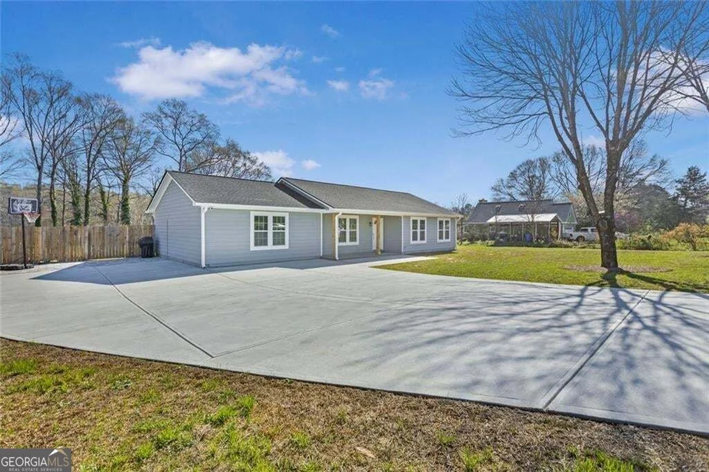 Photo of 2001 RAYMONDS Drive