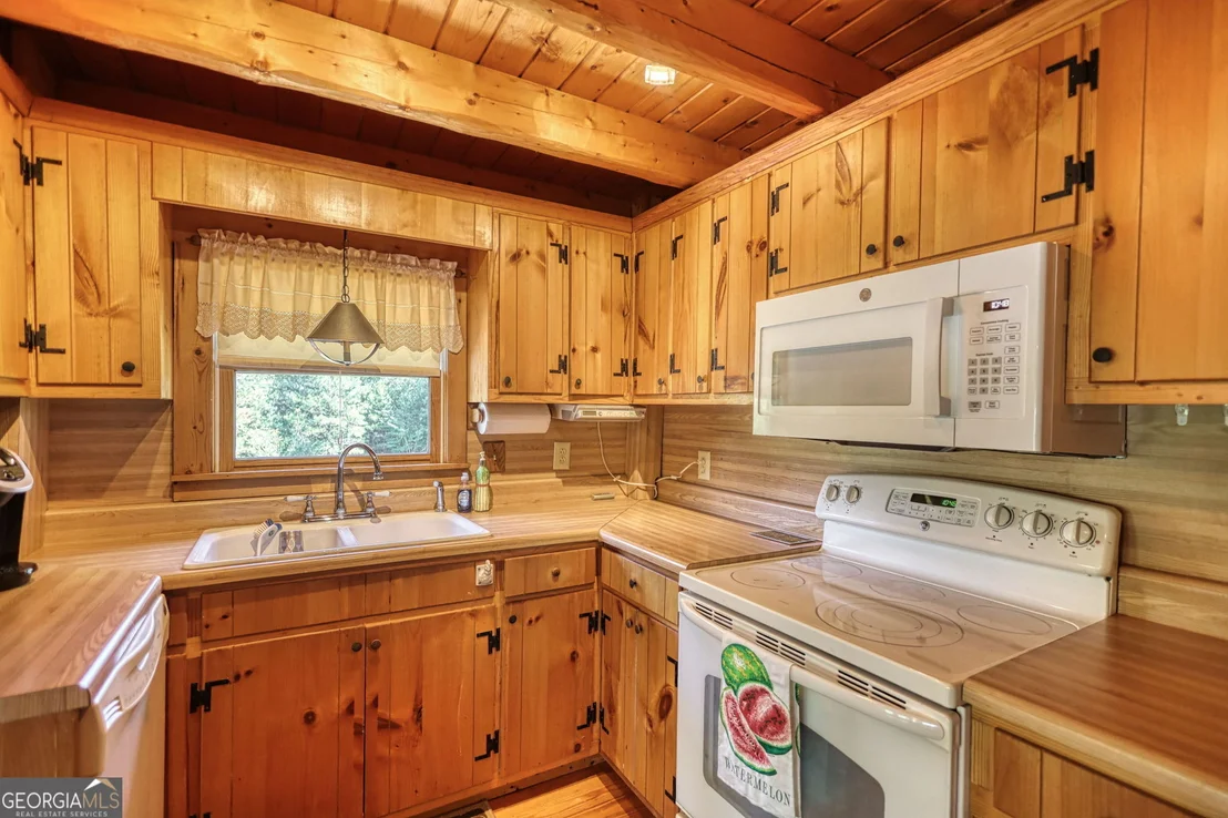 Photo of 2665 Macedonia Road