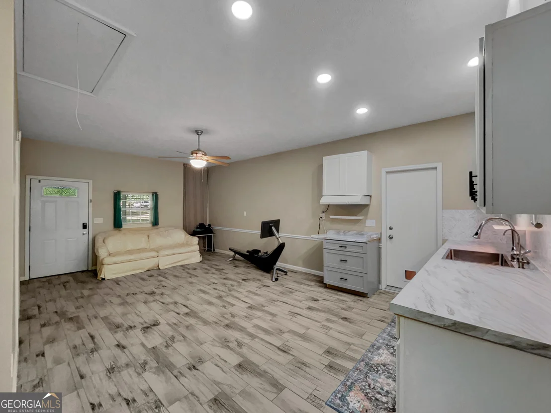 Photo of 298 Hudson River Drive