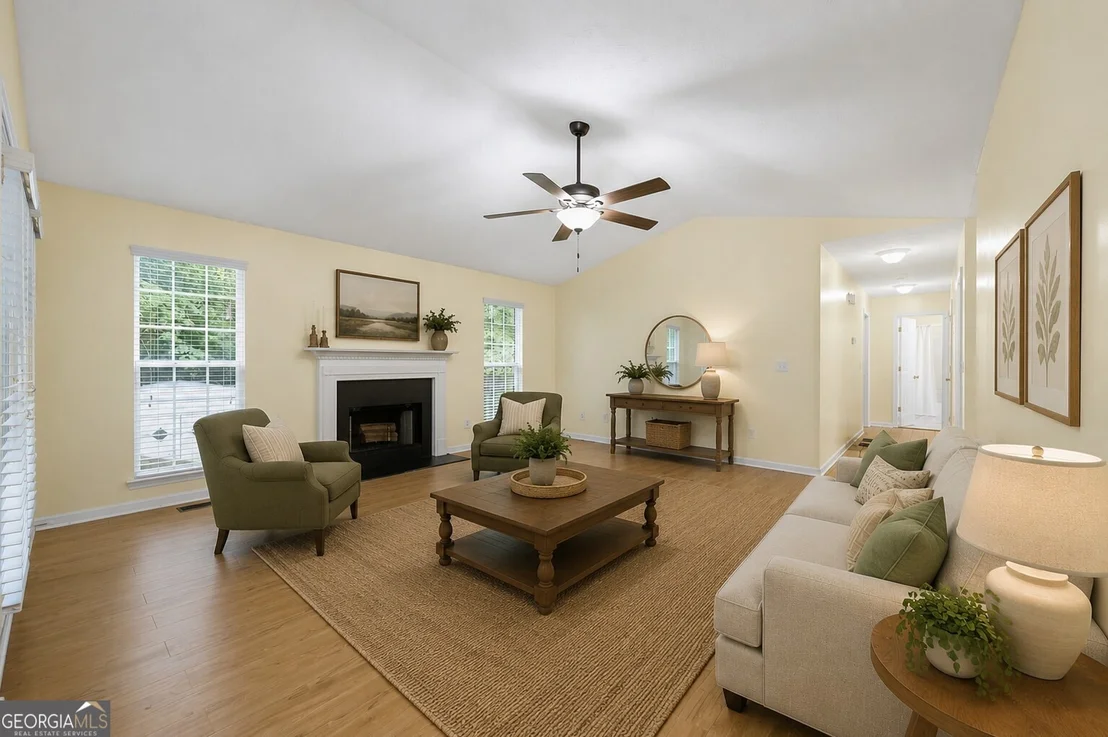Photo of 320 River Chase Drive