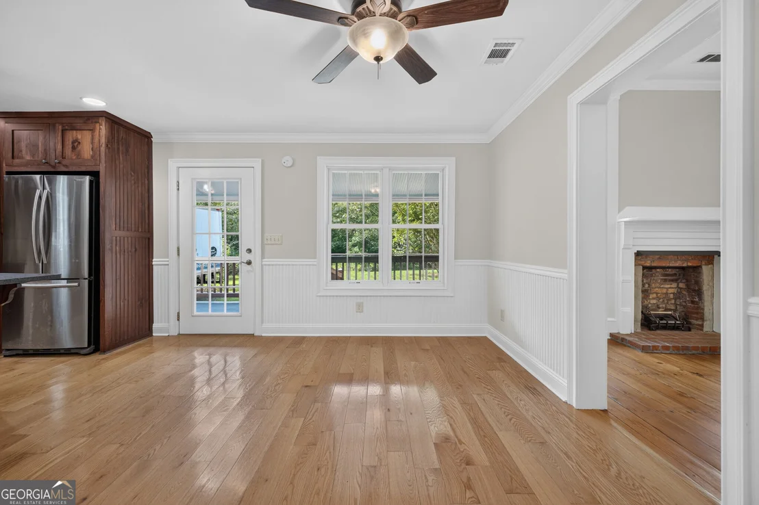 Photo of 406 Vineyard Road