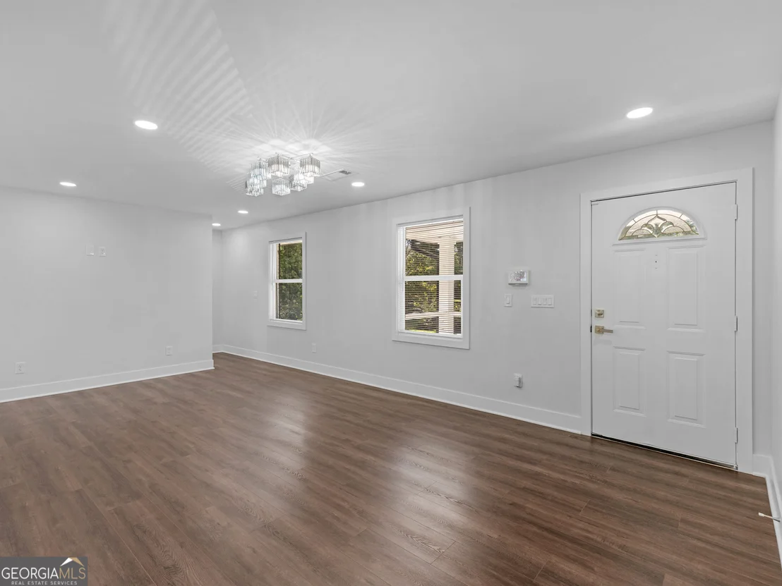 Photo of 984 Morrow Road