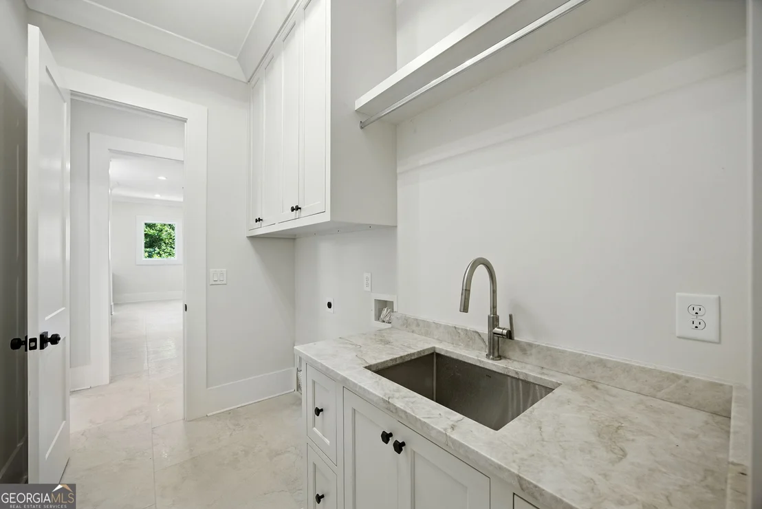 Photo of 608 Winterberry Drive
