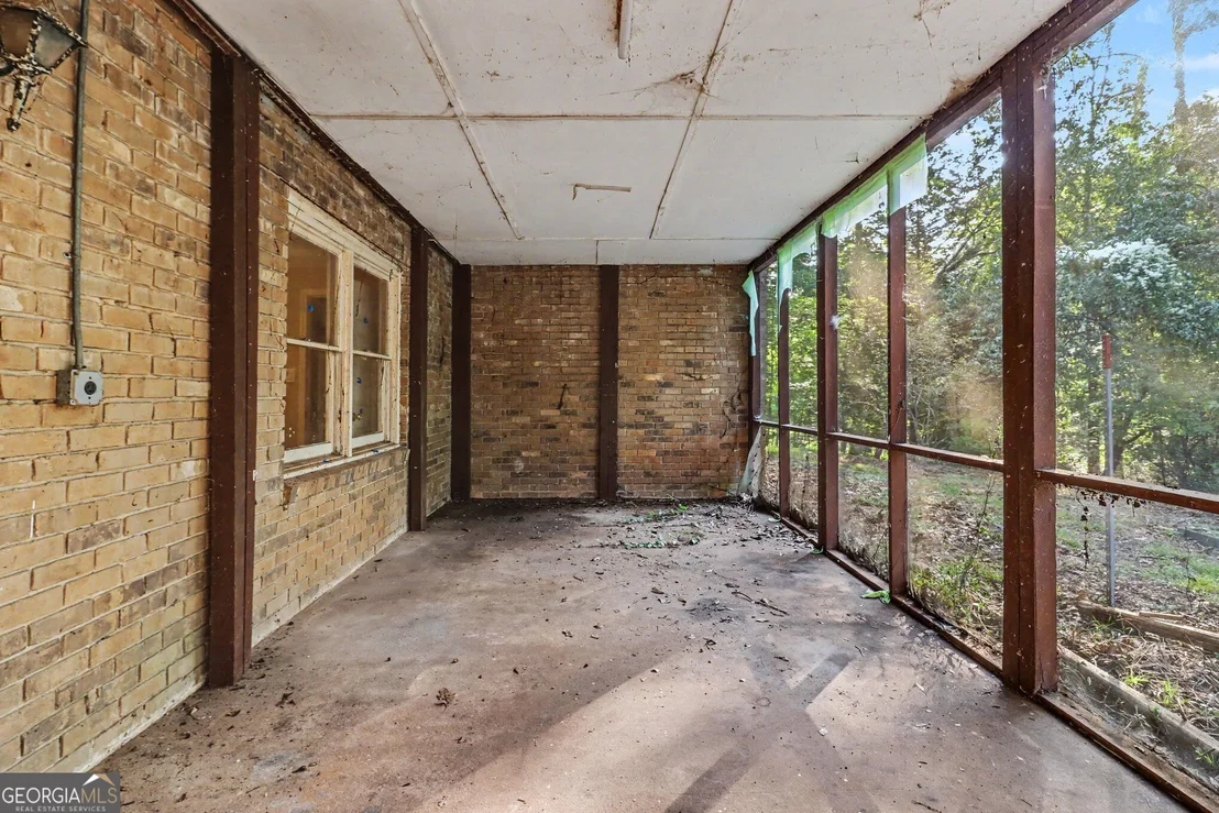 Photo of 981 Cameron Mill Road