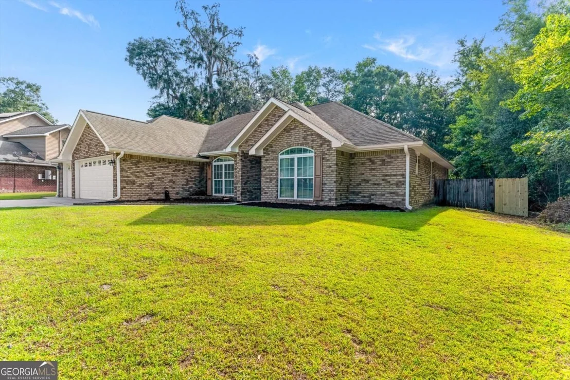 Photo of 270 Sassafras Lane