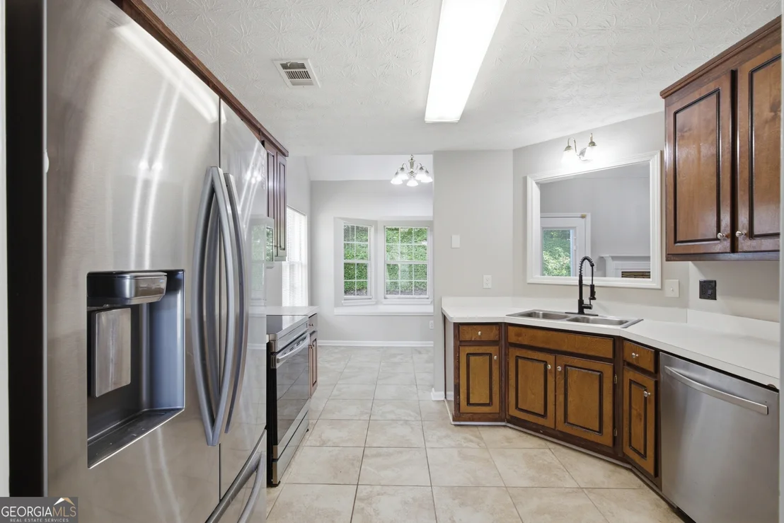 Photo of 5482 Riverside Drive