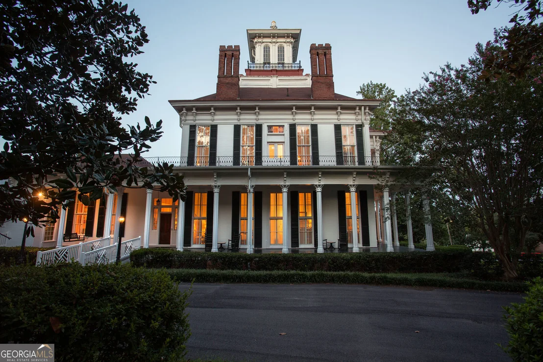 Photo of 534 W WEST BROAD Street