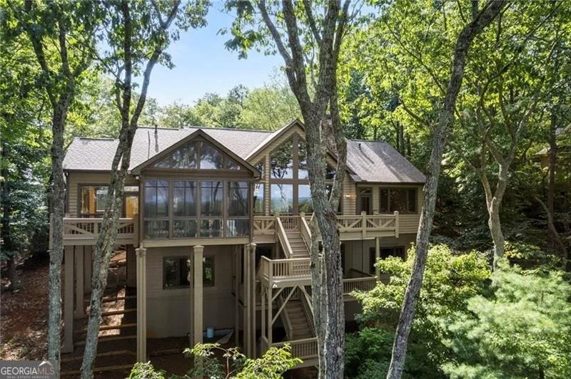 Photo of 861 Summit Drive