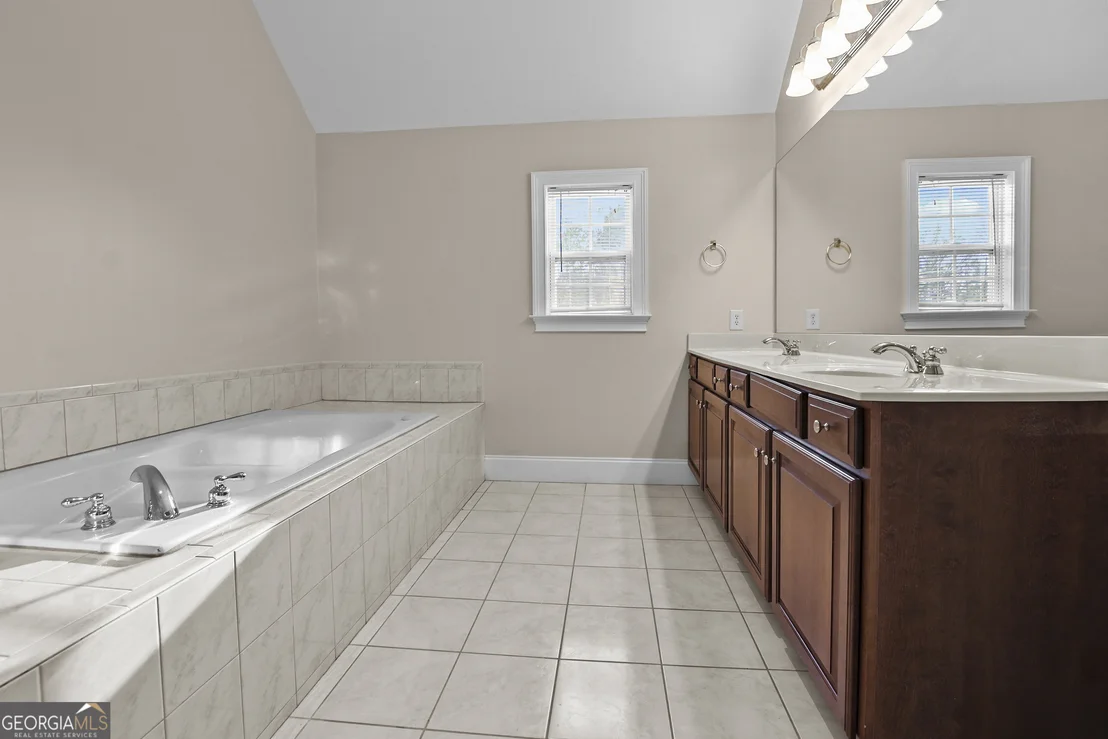 Photo of 1215 Persimmon Way