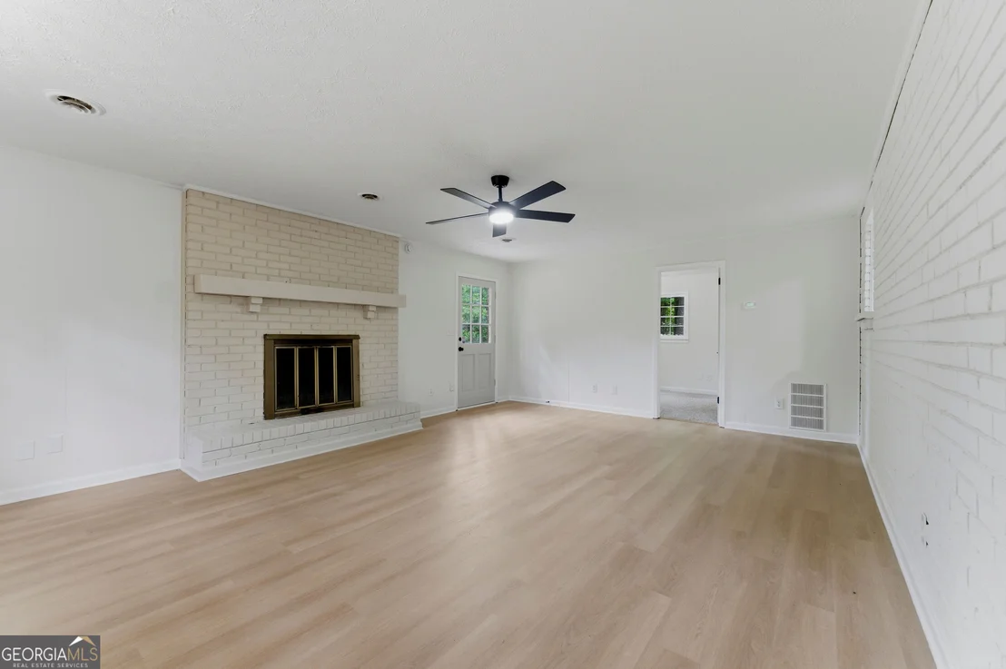 Photo of 5824 Oakleaf Way