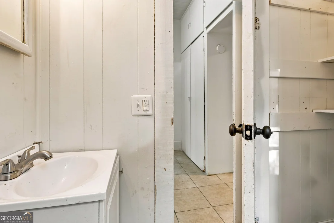 Photo of 5908 Wall Street