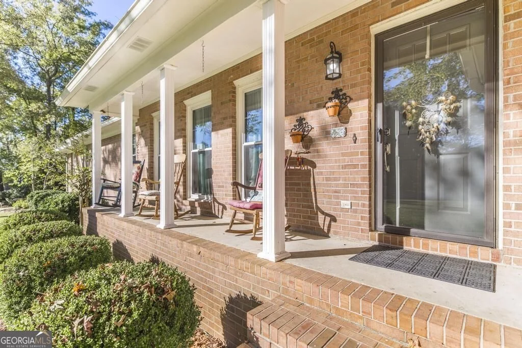 Photo of 396 Luton Pl