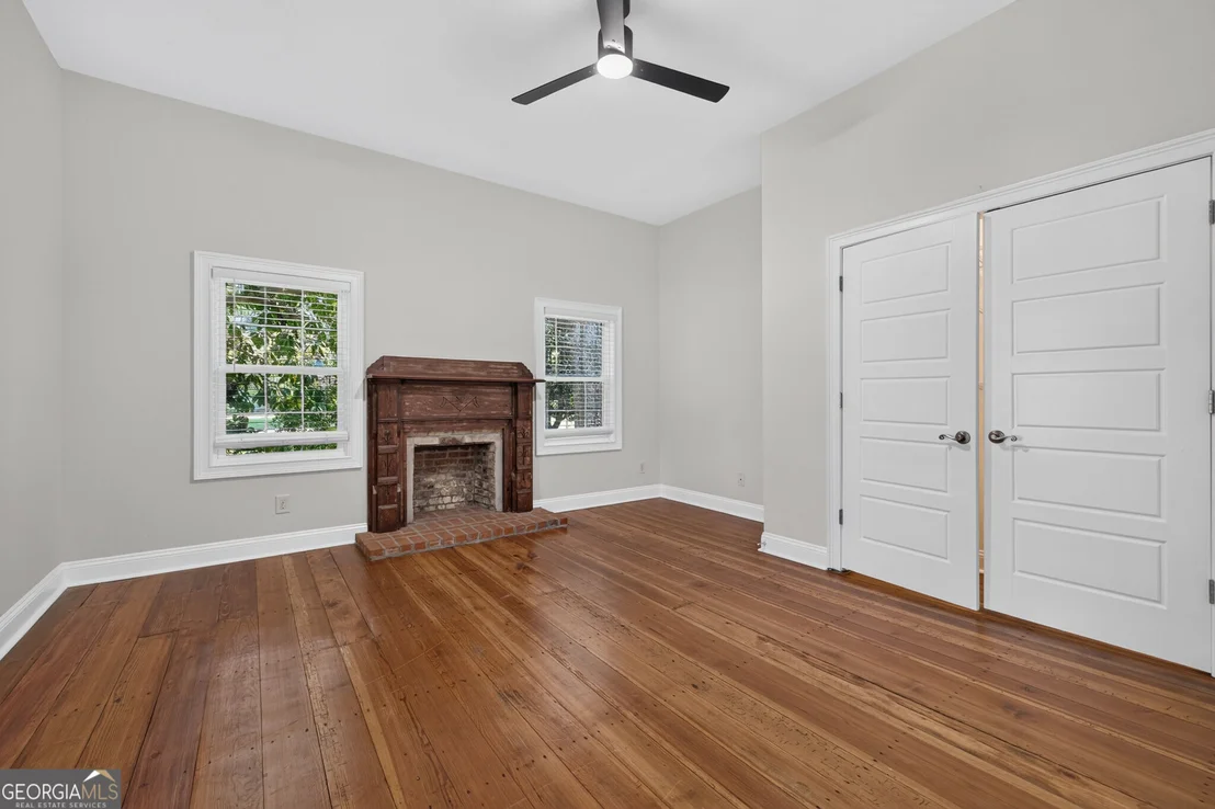 Photo of 406 Vineyard Road