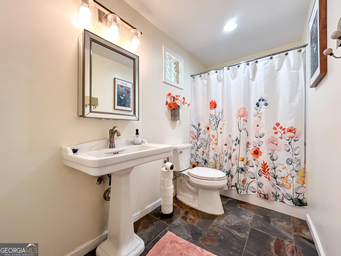 Photo of 298 Hudson River Drive