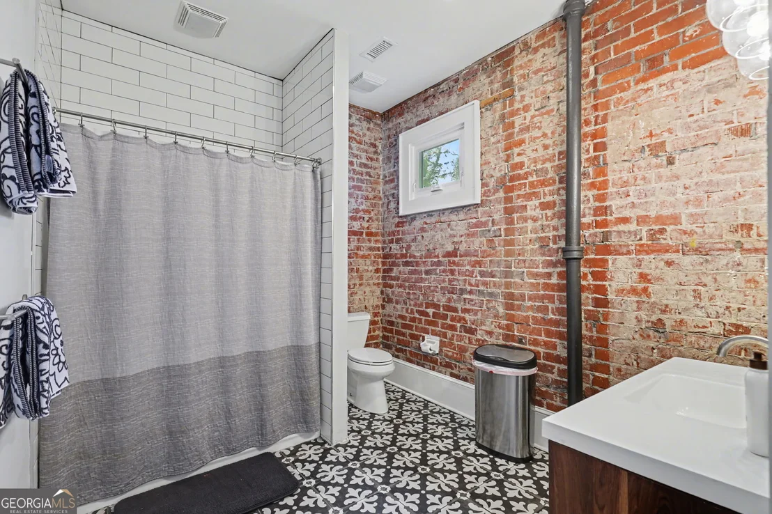 Photo of 33 Maple Street