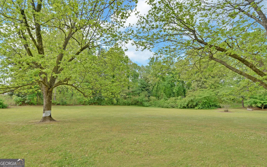Photo of 586 Collins Road