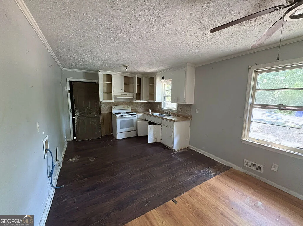 Photo of 7126 Pineview Drive