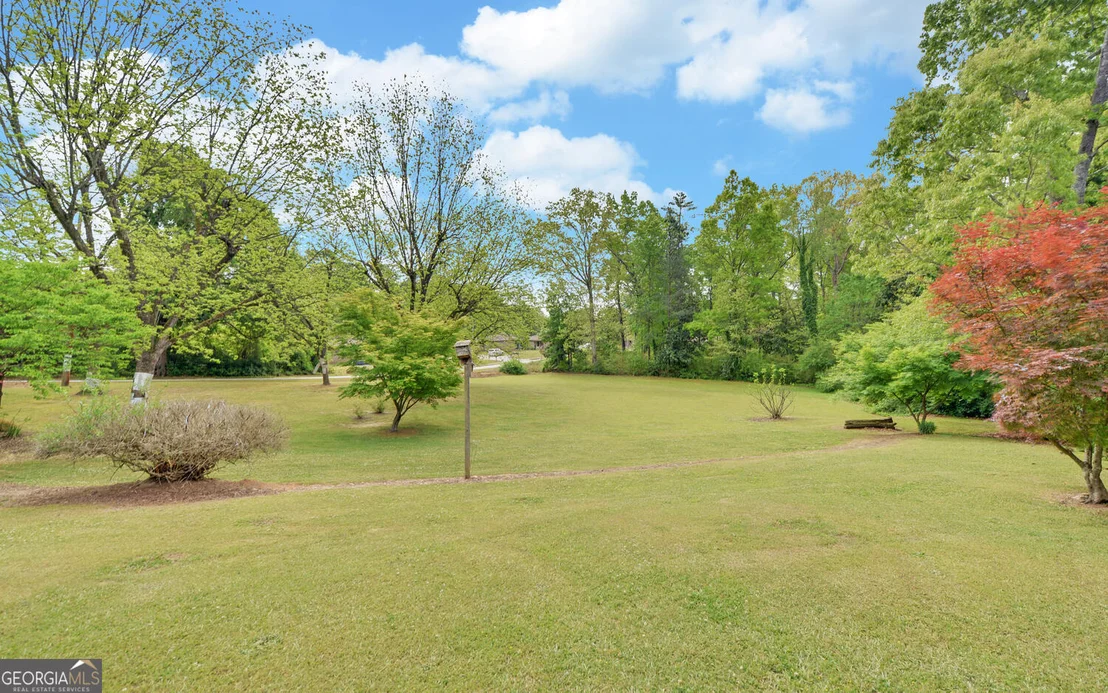 Photo of 586 Collins Road