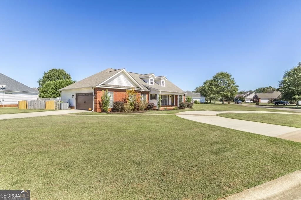 Photo of 256 Ellicott Drive