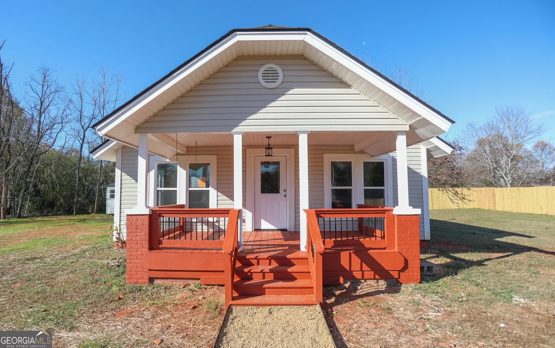 Photo of 1045 Fairview School Road