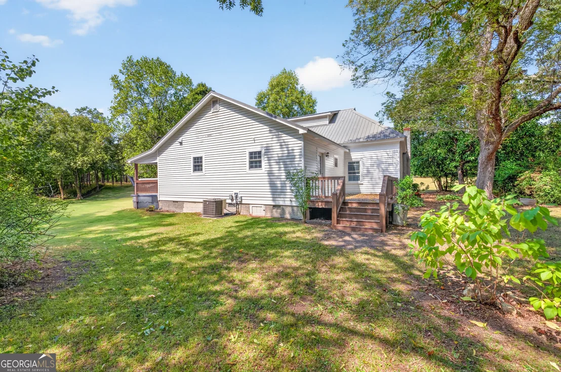 Photo of 406 Vineyard Road