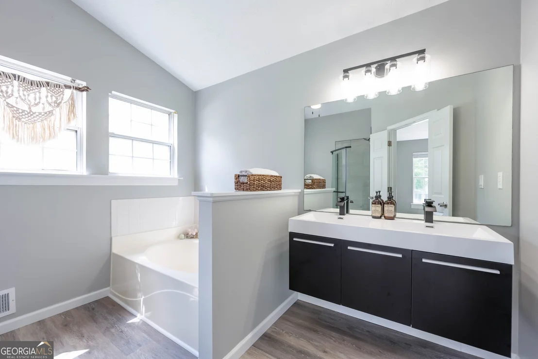 Photo of 3454 Benthollow Lane