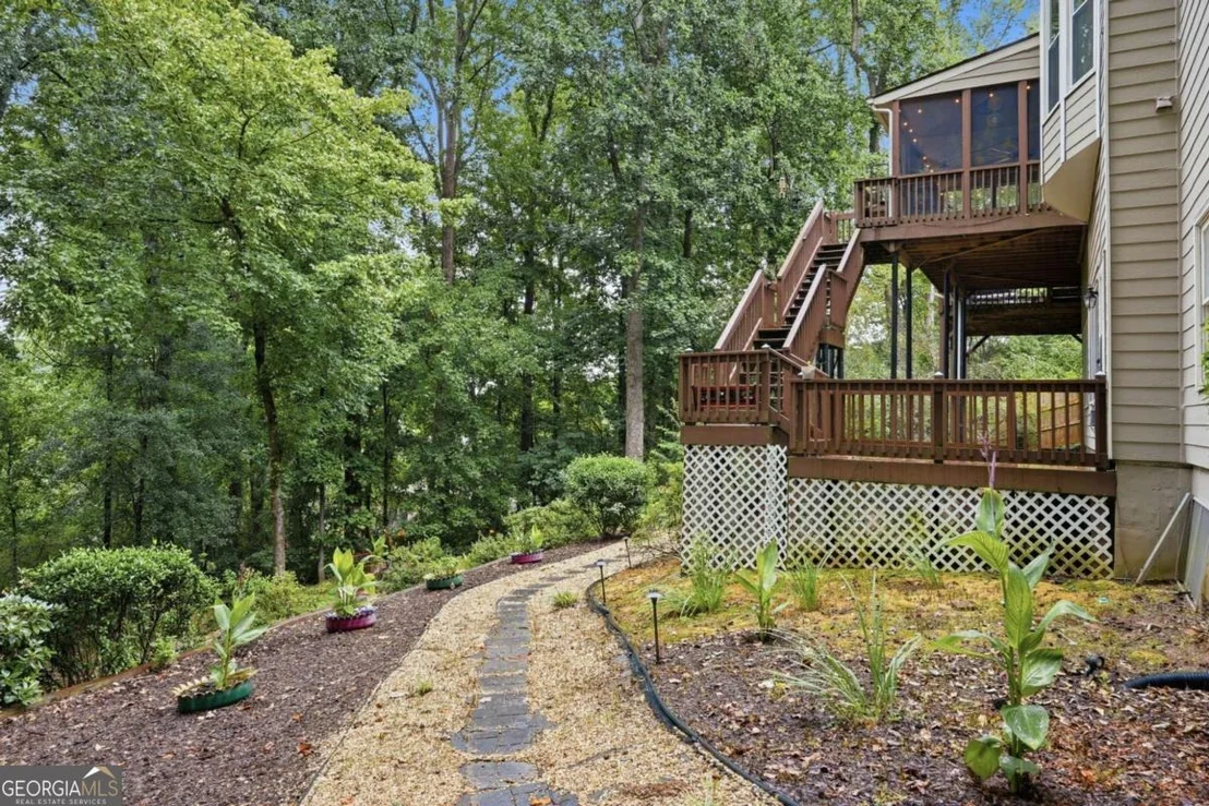 Photo of 214 Glenbrook Lane