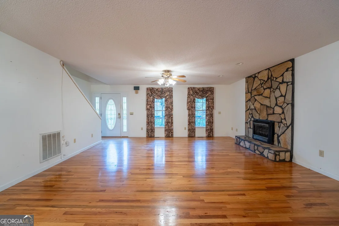 Photo of 1327 Pinnacle Drive