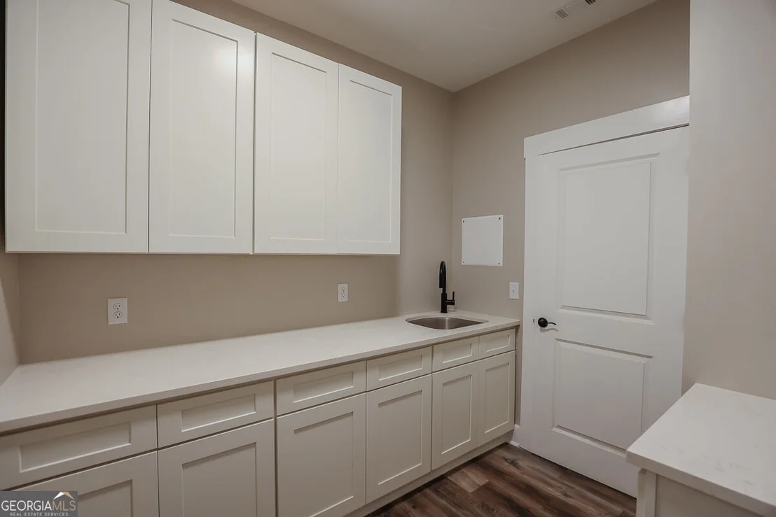 Photo of 1049 Mccall Road