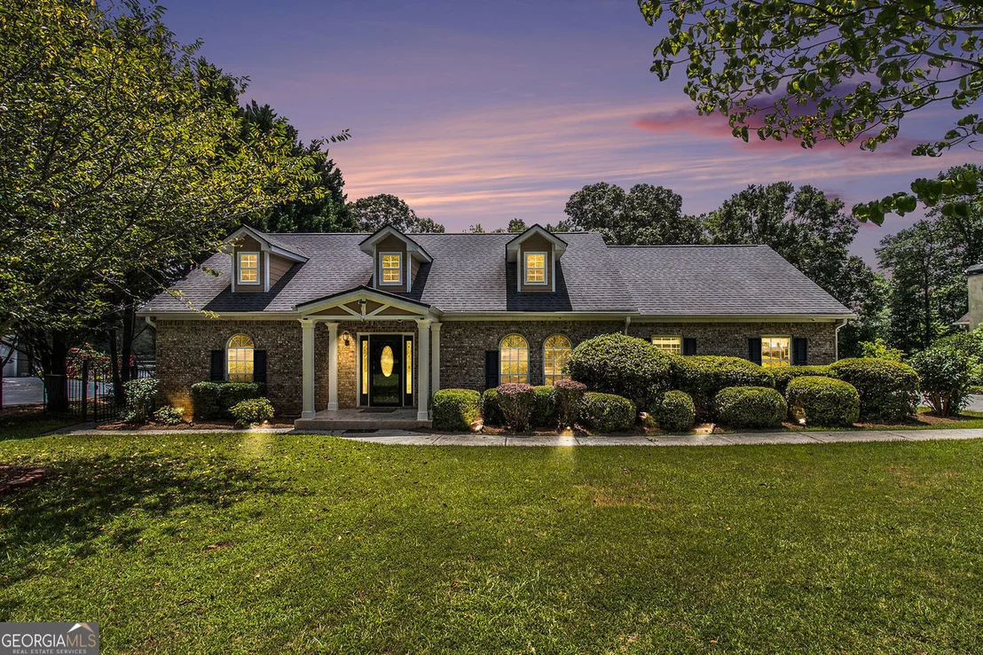 Photo of 96 Pointe View Court