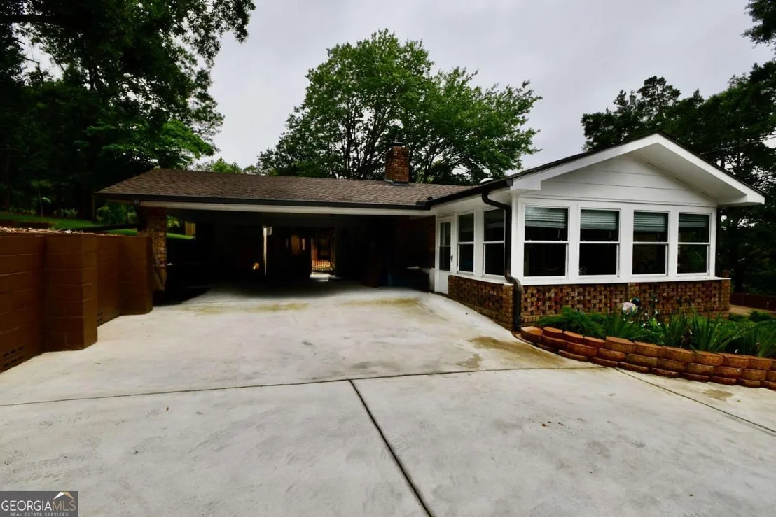 Photo of 280 Valleybrook Drive