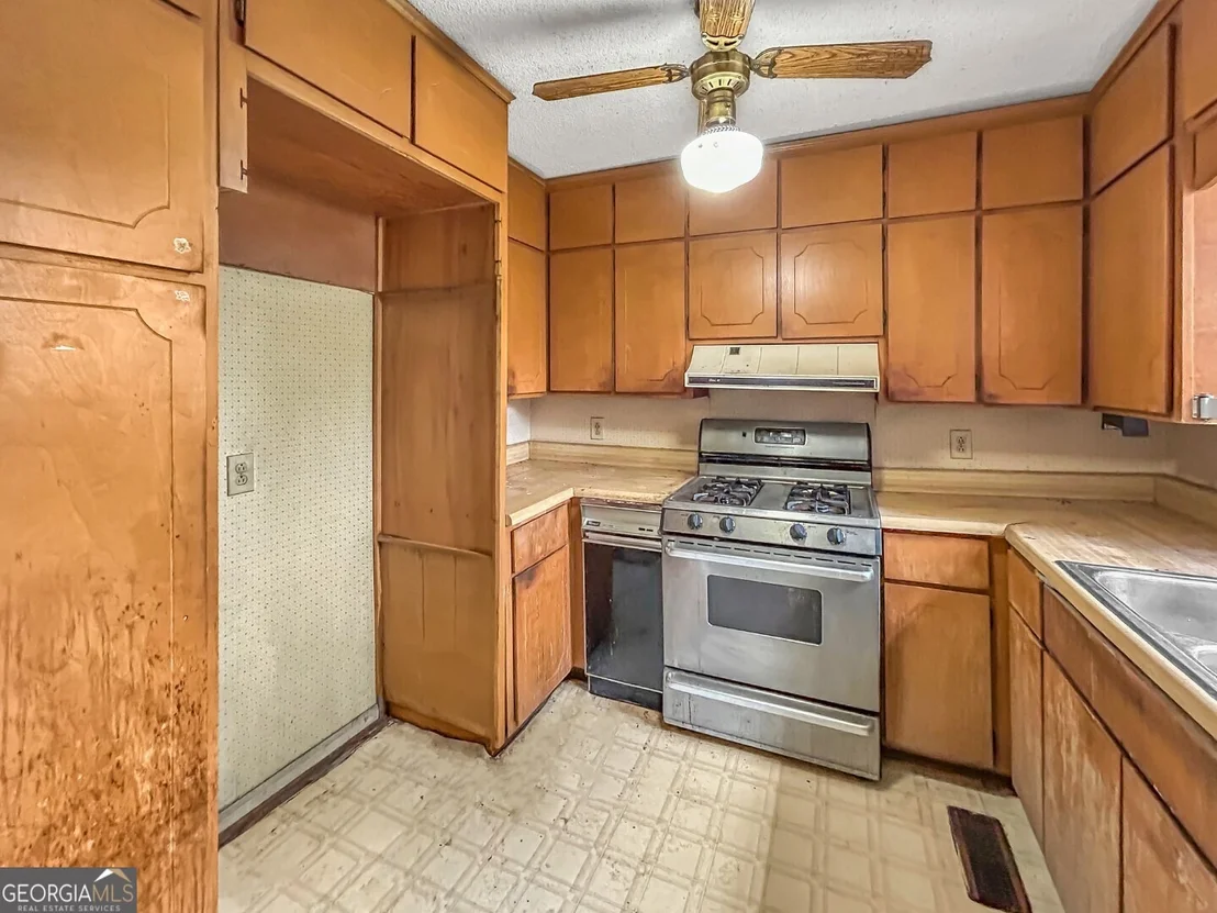 Photo of 411 Edgewater Circle