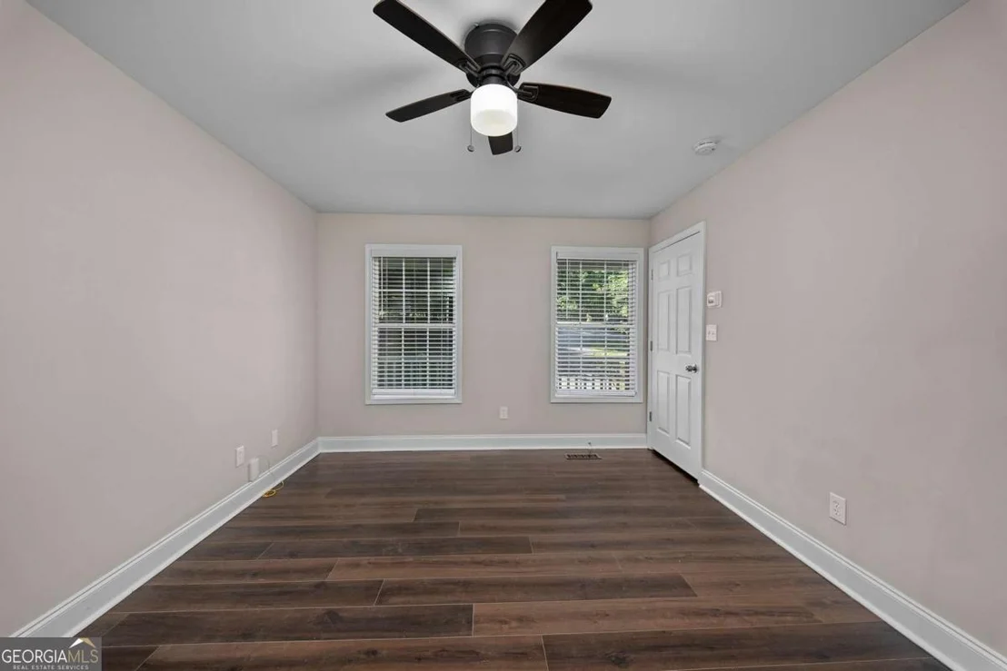 Photo of 2380 Land Road