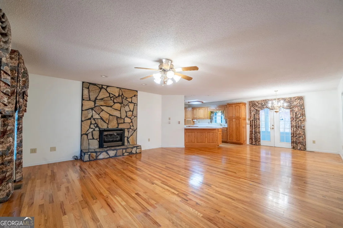 Photo of 1327 Pinnacle Drive