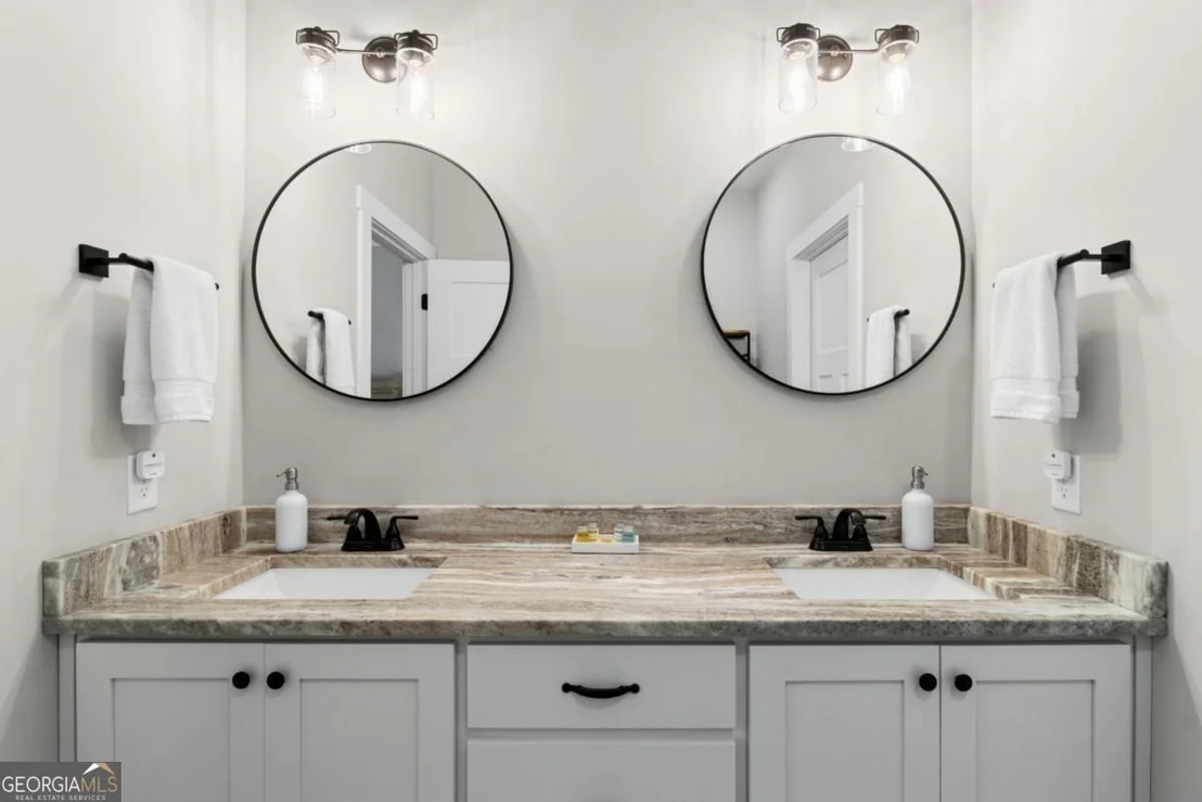 Photo of 1100 Zenith Trail