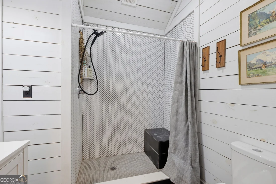 Photo of 121 Waterfalls Way