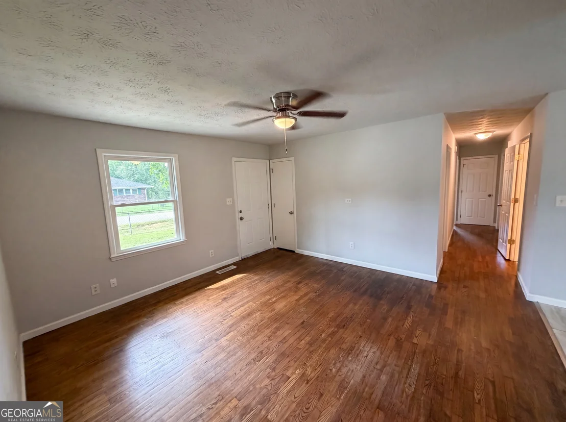 Photo of 5552 Pine Street