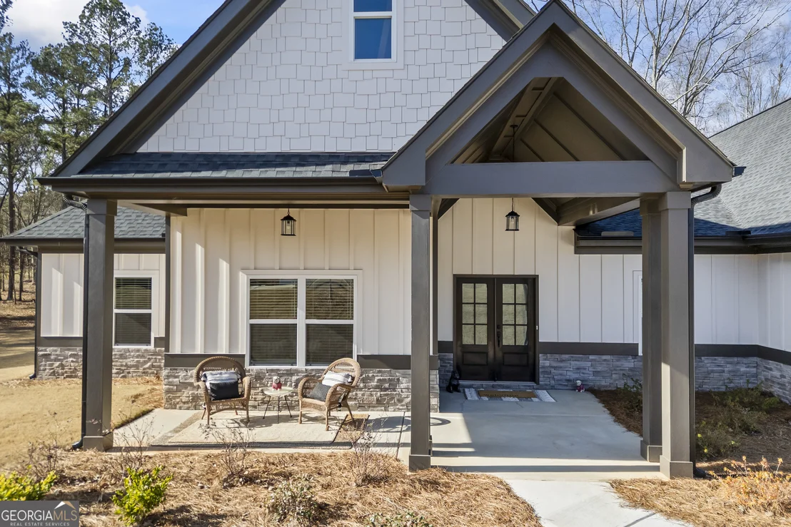 Photo of 152 White Oak Way