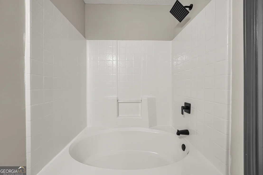Photo of 235 Oak Circle N