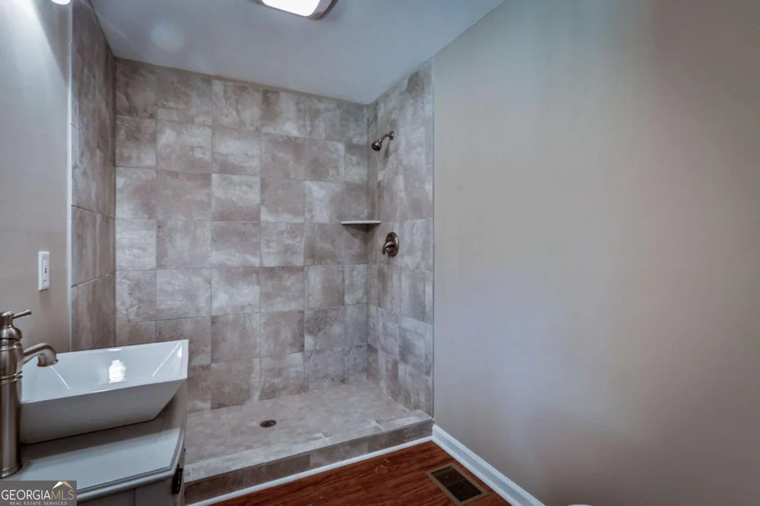 Photo of 680 North Avenue