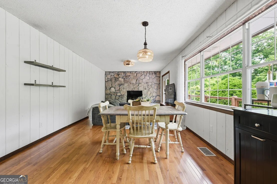 Photo of 305 White Mountain
