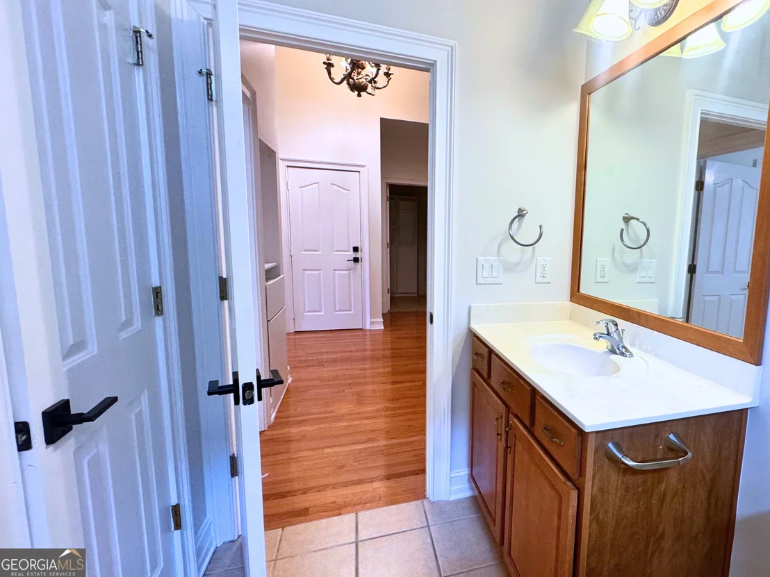Photo of 817 Chalet Hills