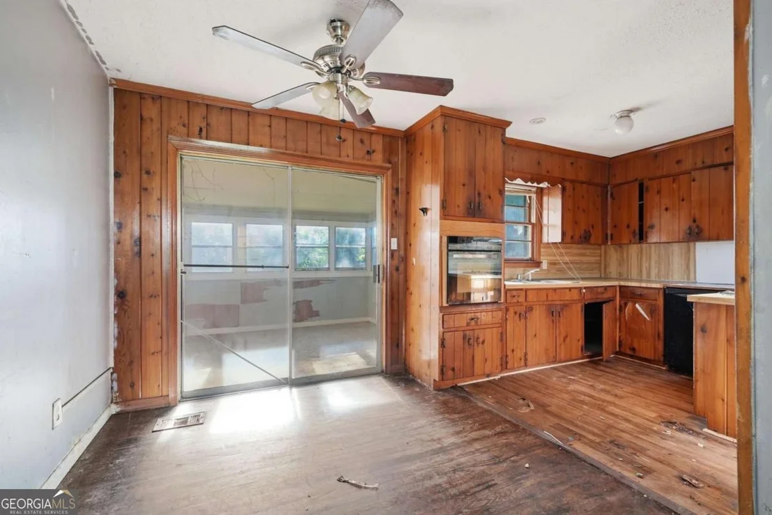 Photo of 5911 Meadowview Road
