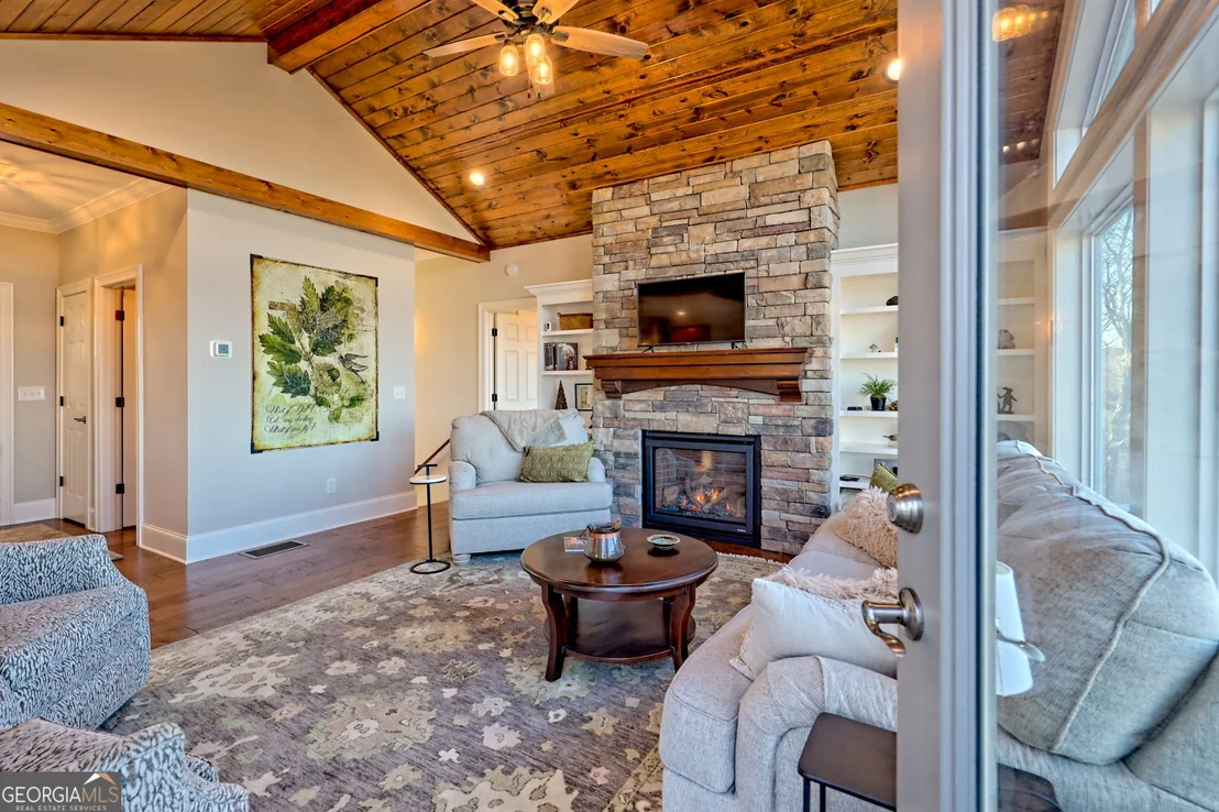 Photo of 916 Arbor Drive