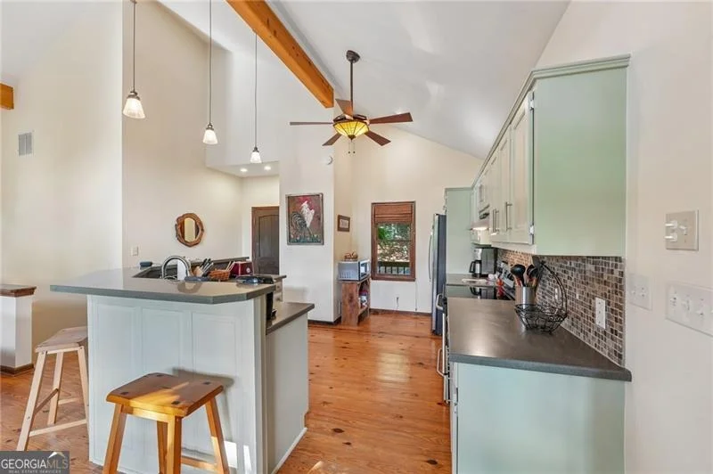 Photo of 1482 Valley View Drive