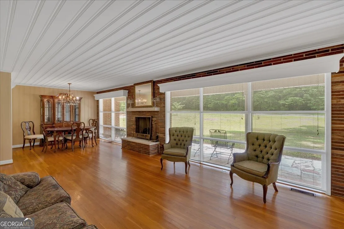Photo of 107 Lakeview Drive