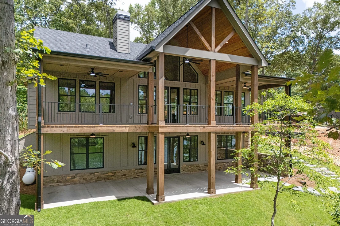 Photo of 681 Warren Road