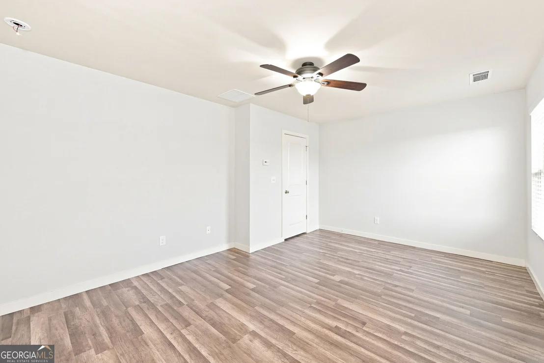 Photo of 1043 Sutherland Drive
