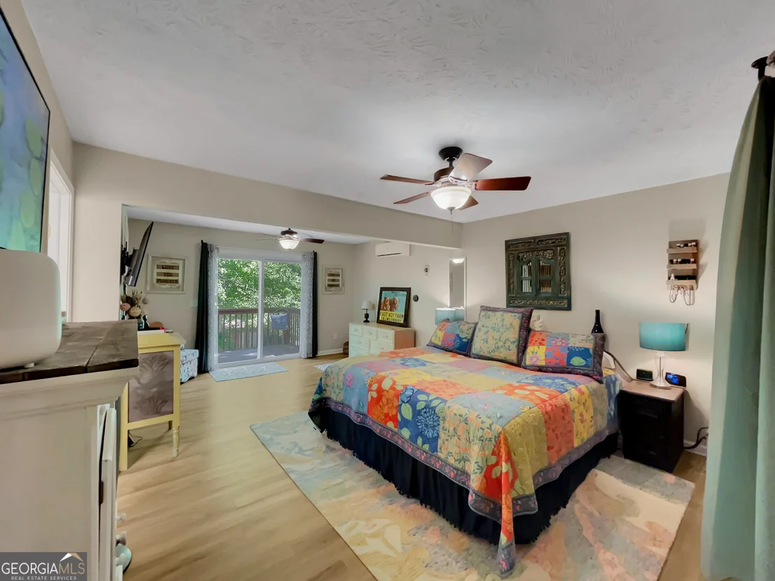 Photo of 298 Hudson River Drive