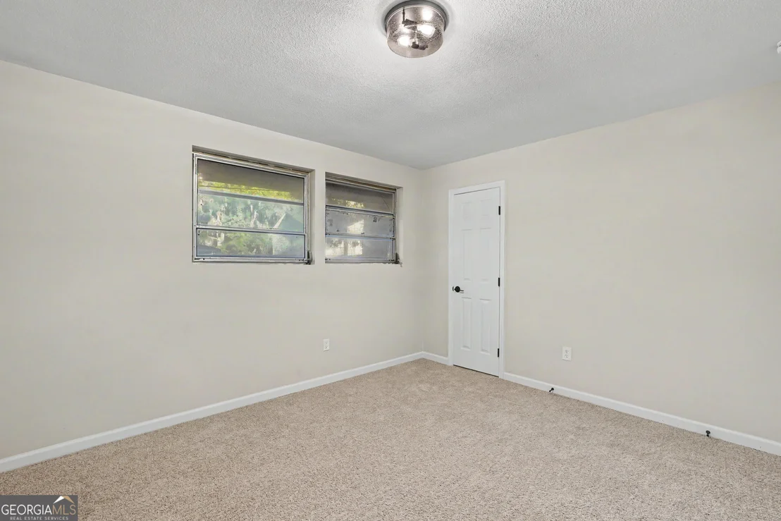 Photo of 5905 Fairview Avenue